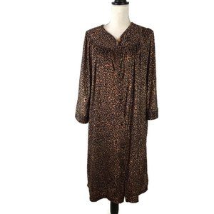 VTG Fundamentals Robe Size L Leopard Print